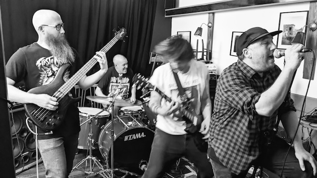 Vigilante - live