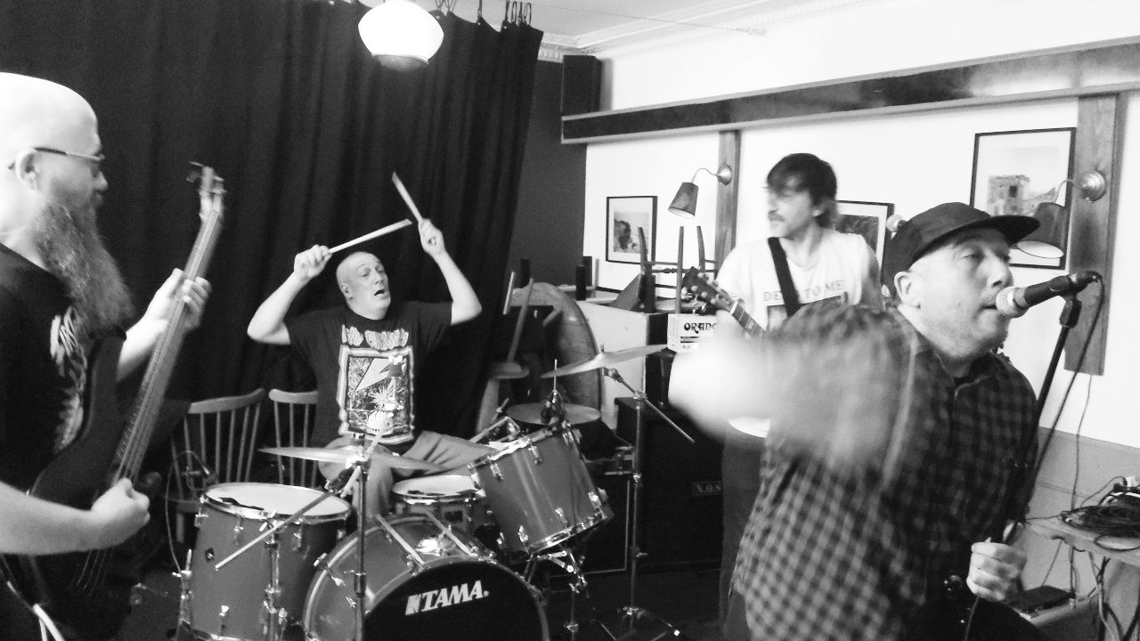 Vigilante en concert — batterie