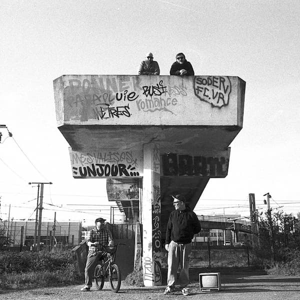 Vigilante-behind-pochette